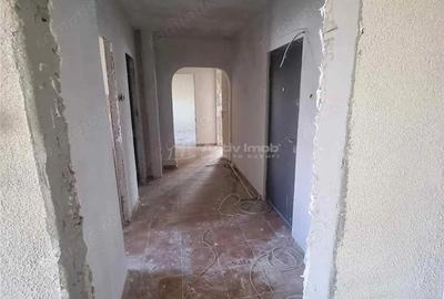 Apartament 3 camere - decomandat - necesita renovare - Parcul Sebastian - 8