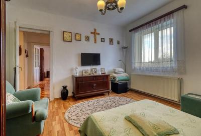 Oportunitate - Casă boierească  de poveste- 7000 mp teren, deschidere - 15