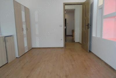 Apartament cu 3 camere semidecomandat în Central - 9