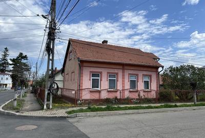 Casă cu 3 camere în Central - 2