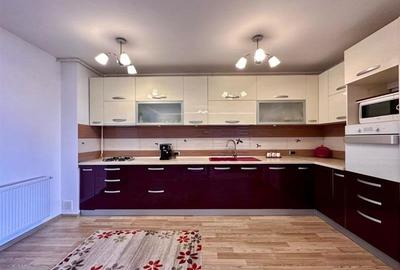 In spectacol structural, vedere deschisa, elegant mobilat si echipat, Tractorul, - 6