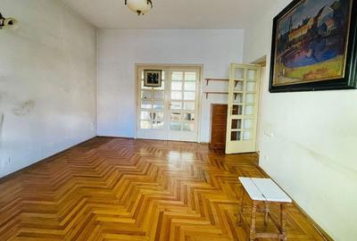 Casă individuală cu 3 camere cu Canalizare în Central - 2