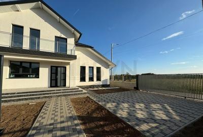 Vila 4 camere Crevedia central Vila 4 camere Crevedia central - 2