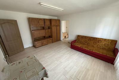 Apartament cu 2 camere semidecomandat în Micro 16