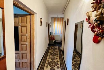 Casă individuală cu 6 camere cu Canalizare în Brâncoveanu - 12