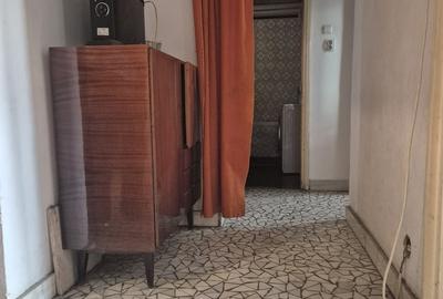 Apartament cu 3 camere decomandat în Colentina