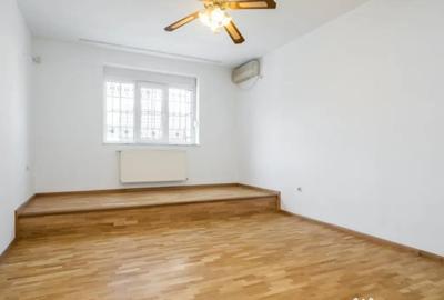 Casă cu 7 camere cu Teren 280 Mp în 1 Mai - 14