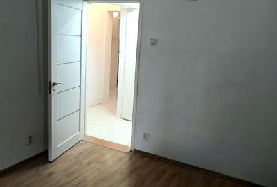Apartament cu 3 camere decomandat, mobilat în Vitan - 11