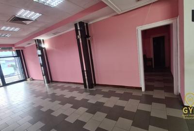 Spațiu comercial, de 300 mp, în Decebal - 4