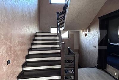 Casă cu 6 camere cu Teren 600 Mp în Central