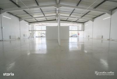 Spațiu comercial, de 1,000 mp, în Central - 5