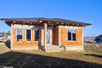 Casă cu 4 camere în Central