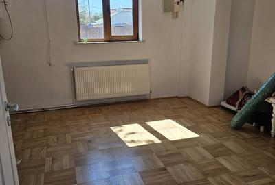 Casă individuală cu 7 camere cu Canalizare în Colentina - 20