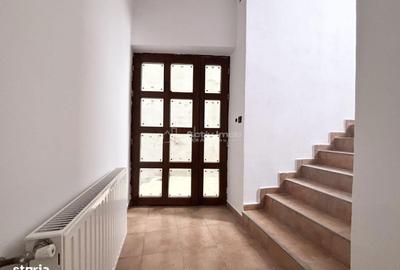 Casă cu 10 camere cu Teren 211 Mp în Central - 14