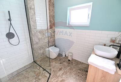 Casă cu 14 camere cu Teren 360 Mp în Central - 18