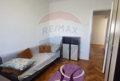 Apartament cu 3 camere de inchiriat in zona Micalaca - 14
