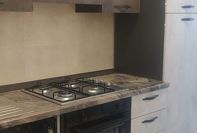 Garsonieră în Roșu