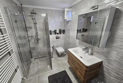 Apartament cu 3 camere semidecomandat în Central - 9