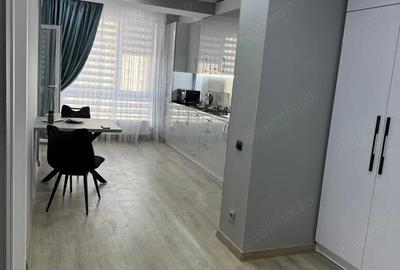 Garsonieră decomandată în Central