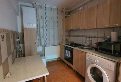 Apartament 2 camere decomandat ?i mobilat totul nou electro casnice ?i mobila situat in bl 14 Petril - 6