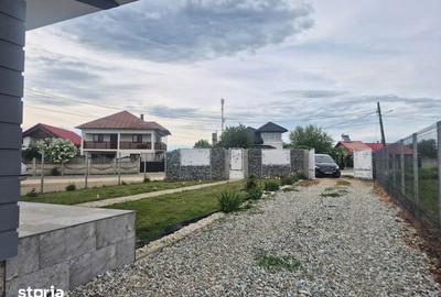 Casă cu 5 camere cu Teren 1800 Mp în Dănești - 4
