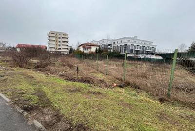 Teren în Sisești