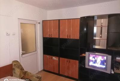 Garsonieră decomandată în Central - 7