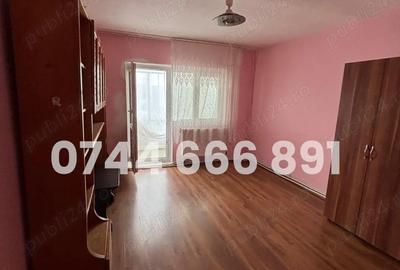 Apartament decomandat 3 camere, etaj 3, strada Maramures - 9