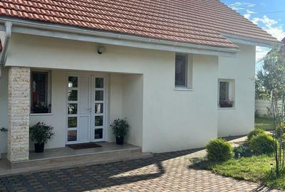 Casă cu 5 camere cu Teren 11000 Mp în Central - 1