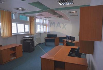 Spațiu comercial, de 200 mp, în Central - 12