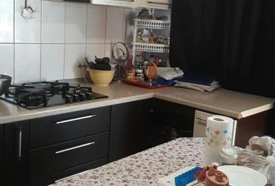 Apartament cu 3 camere decomandat în 13 Septembrie