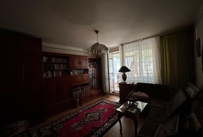 Apartament cu 3 camere decomandat în Dosu Bricii