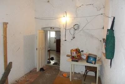 Casă cu 4 camere cu Teren 1800 Mp în Pișchia - 12