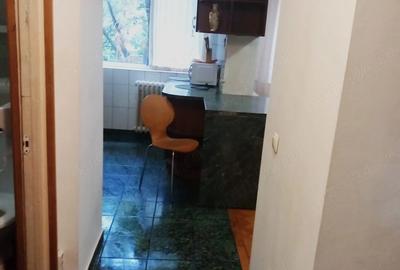 Apartament cu 2 camere semidecomandat în Bucur Obor