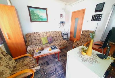 Casa+Teren aferent si Anexe, Str. Petresti - 7