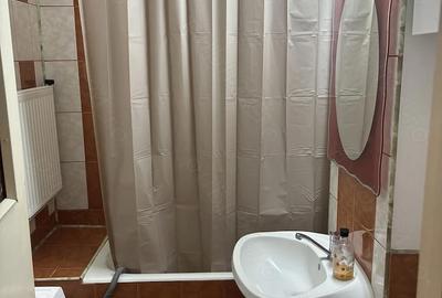 Apartament cu 3 camere semidecomandat în Micro 3 - 4
