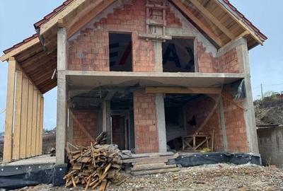Casă cu 4 camere cu Teren 800 Mp în Jucu de Sus - 2