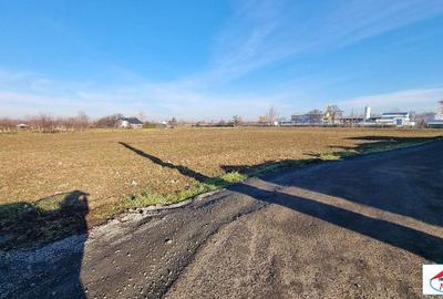 Teren de 8060 mp, în Central - 2