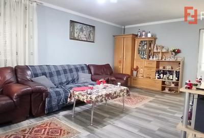 Casă individuală cu 5 camere cu Teren 845 Mp în Sânmihaiu Român