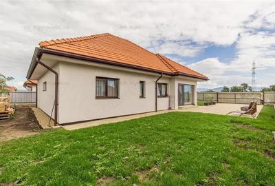 Vila Casa superba cu 4 camere zona Harman Brasov COMISION 0% - 10