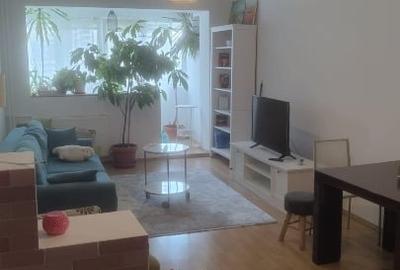 Apartament cu 3 camere semidecomandat în Drumul Taberei