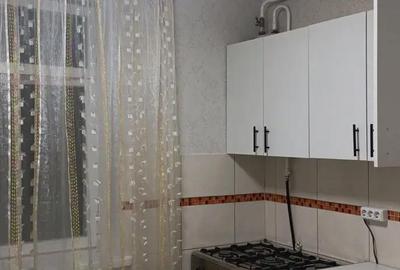 Garsonieră decomandată în Lipovei