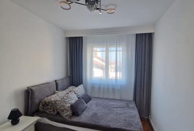 Apartament cu 4 camere semidecomandat, mobilat în Complex Studențesc - 3