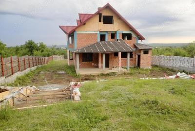 Casă cu 6 camere cu Teren 1510 Mp în Găgeni - 2