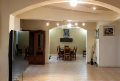 Casă cu 6 camere cu Teren 1200 Mp în Săsar - 2