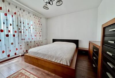 Apartament cu 3 camere decomandat, mobilat în 13 Septembrie - 8