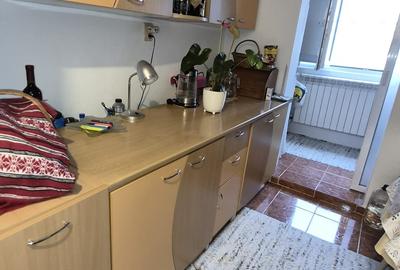 Apartament cu 2 camere semidecomandat, mobilat în Poarta 6 - 5