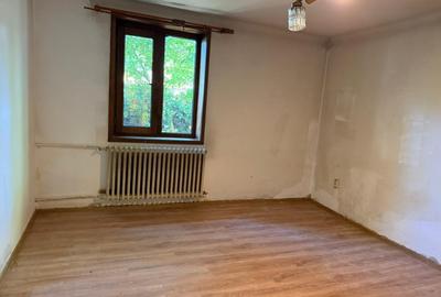 Apartament cu 2 camere semidecomandat în Dâmbovița