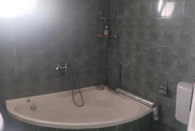 Casă cu 3 camere cu Teren 2500 Mp în Central - 4