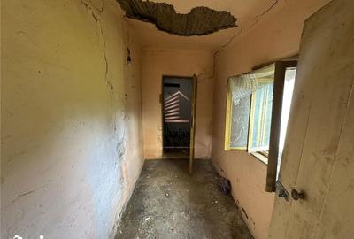 Casă cu 3 camere cu Teren 450 Mp în Central